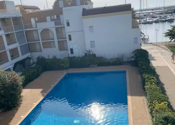 T3 With Large Roof-top Terrace, Harbor View * Gruissan